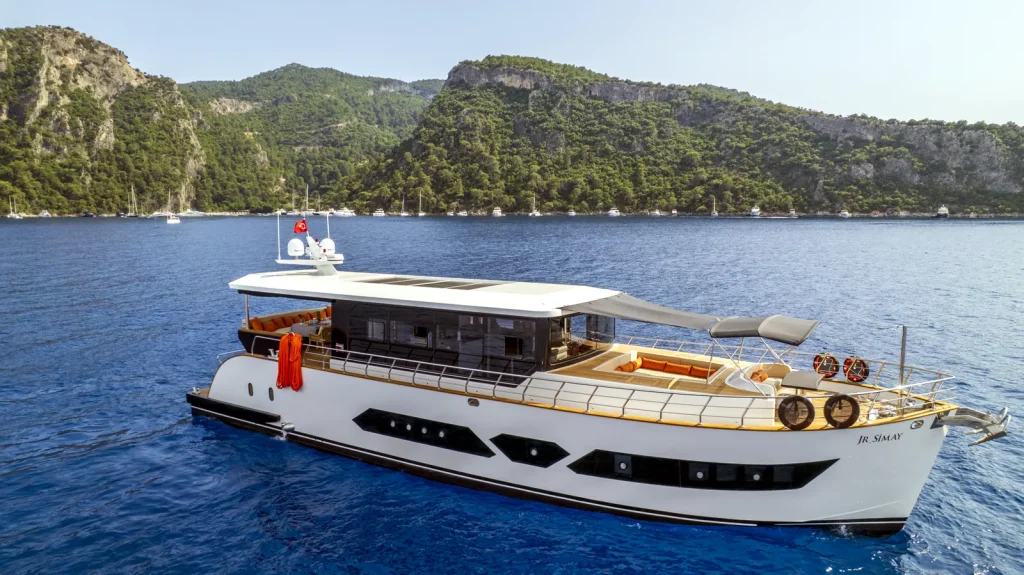 Motor Yacht Jr. Simay
