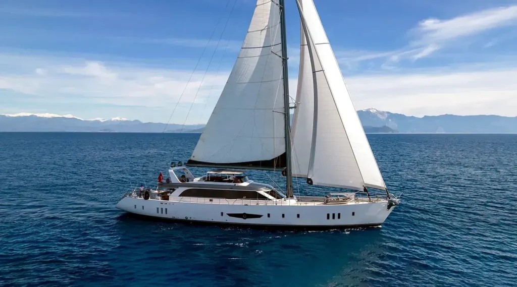 Motorsailer Long Island