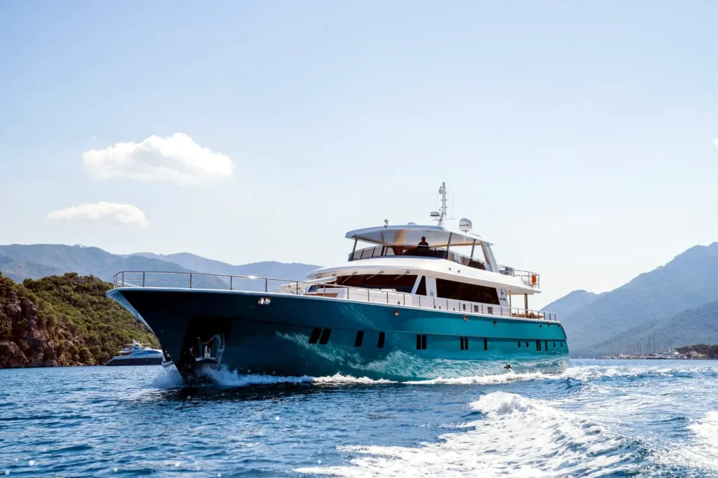 Motor Yacht Deep Water