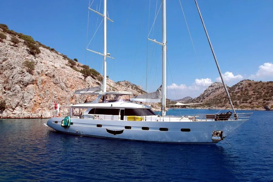 Motorsailer